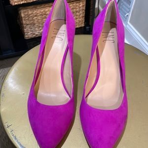 Pink INC heels. Never worn. Size 9.